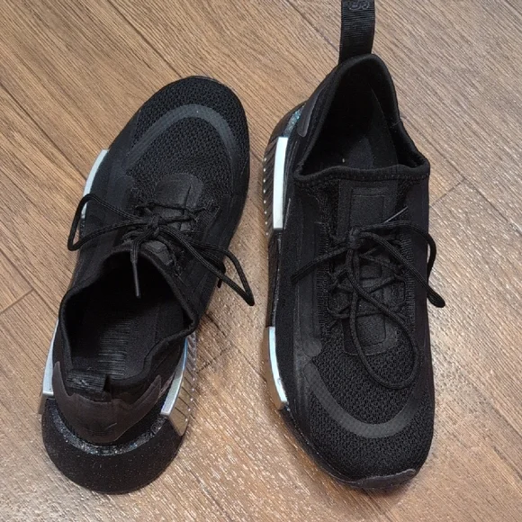 Adidas - Picture 9 of 12